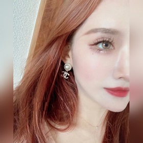 Chanel Новейшие серьги с жемчужинами, изготовленные из латуни.