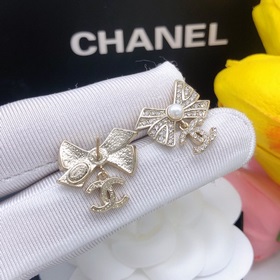 Номер XED0896 【Chanel серьги с бантиком и стразами, двойной логот