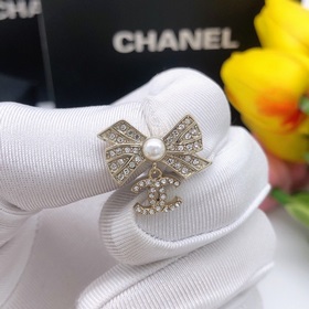 Номер XED0896 【Chanel серьги с бантиком и стразами, двойной логот