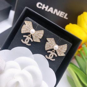 Номер XED0896 【Chanel серьги с бантиком и стразами, двойной логот