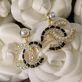 1880140  Популярный товар Chanel, аналогичный модели для госпожи