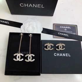 【Chanel】 Серьги-гвоздики, популярная модель от Chanel, лучшая вер