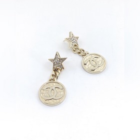 Chanel Новейшие серьги Chanel в форме круглых подвесок светло-зо