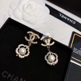Chanel 2023 Классические серьги-гвоздики Chanel Украшения Индивид
