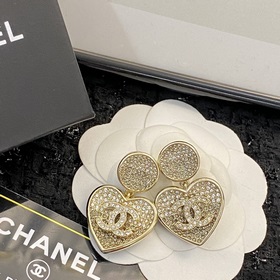 Сегодняшняя новинка】Код E2000 0287825 Популярные серьги Chanel. Н