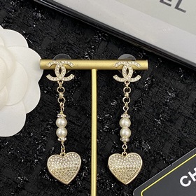 Код E2002 0267825 Популярные серьги-гвоздики Chanel, новинка. CHA