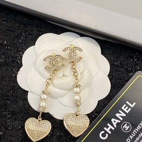 Код E2002 0267825 Популярные серьги-гвоздики Chanel, новинка. CHA