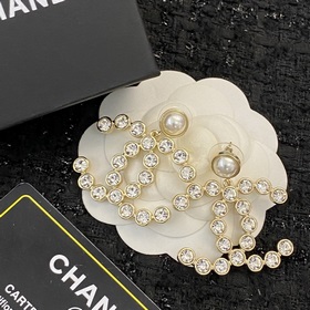 Код E2005 0257820 Популярные серьги Chanel. Новинка. Оригинальны