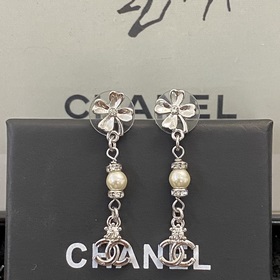Код E2011 0237825 Популярные серьги Chanel. Новинка. CHANEL22 Сер