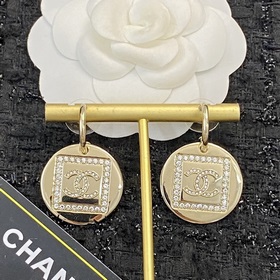 Код E2015 0257825 Популярные серьги Chanel в наличии  CHANEL сер