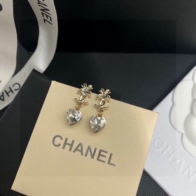 Chanel Double C White Crystal Heart Earrings. Подарите ей пару кр