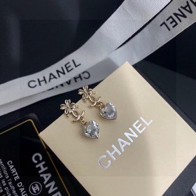 Chanel Double C White Crystal Heart Earrings. Подарите ей пару кр