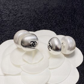 Новые модели 2023 года [Chanel] Серьги с матовой поверхностью и ж