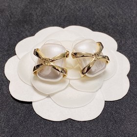 Chanel Высококачественные новые серьги Chanel из официального ма