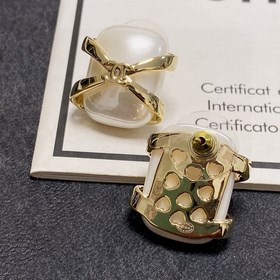 Chanel Высококачественные новые серьги Chanel из официального ма