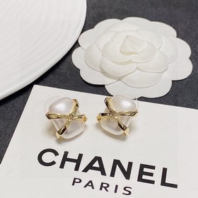 Chanel Высококачественные новые серьги Chanel из официального ма