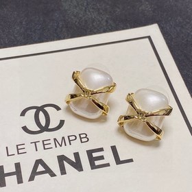Chanel Высококачественные новые серьги Chanel из официального ма