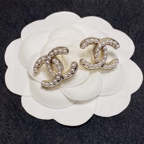 Новые серьги Chanel с двойным C и жемчужинами. Эти серьги действи