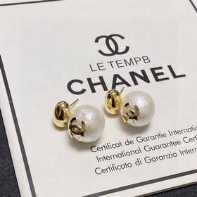 Официальный сайт продает популярные модели. Новая версия Chanel с