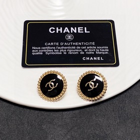 Серьги-клипсы CHANEl в стиле «маленький аромат» не требуют прокол