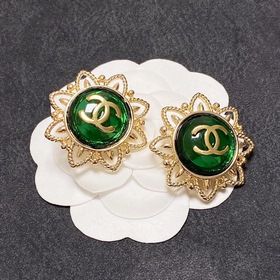 Серьги-клипсы CHANEl в стиле «маленький аромат» не требуют прокол