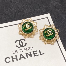 Серьги-клипсы CHANEl в стиле «маленький аромат» не требуют прокол