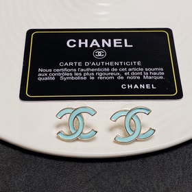 Новинка от CHANEL. Индивидуальные модные серьги-гвоздики Tiffany 