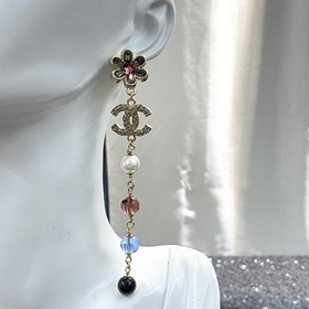 [Chanel] Популярные серьги-гвоздики Chanel в новом исполнении. Ор