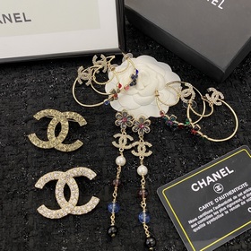 [Chanel] Популярные серьги-гвоздики Chanel в новом исполнении. Ор