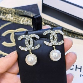 188033 Официальный сайт Chanel предлагает популярные модели. Толь