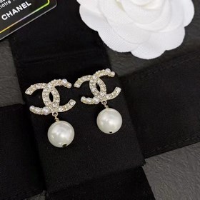 188033 Официальный сайт Chanel предлагает популярные модели. Толь