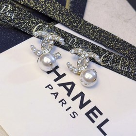 188033 Официальный сайт Chanel предлагает популярные модели. Толь