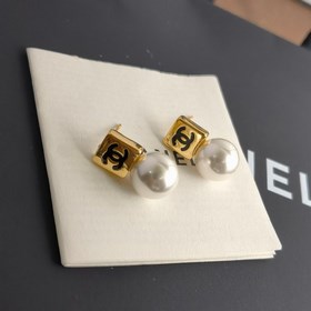 1880130 Продажа популярных товаров на официальном сайте Chanel. Н