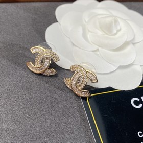 1880130 Официальный сайт Chanel предлагает популярные модели. Нов