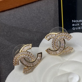 1880130 Официальный сайт Chanel предлагает популярные модели. Нов