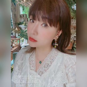 Жемчужные серьги-гвоздики Chanel с крестом из стразов Swarovski и