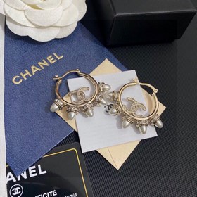 Chanel CHANEL жемчужные серьги с двойной буквой C и бриллиантами