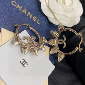 Chanel CHANEL жемчужные серьги с двойной буквой C и бриллиантами 