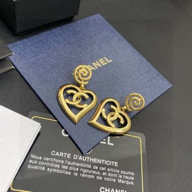 Chanel Серьги-гвоздики сердечком и двойным C из серебра