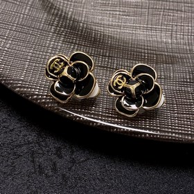 Серьги-клипсы CHANEl в стиле «маленький аромат» не требуют прокол