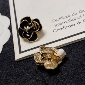 Серьги-клипсы CHANEl в стиле «маленький аромат» не требуют прокол