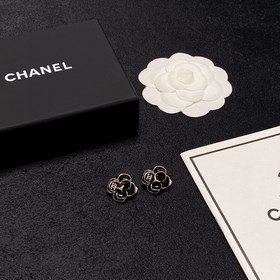 Серьги-клипсы CHANEl в стиле «маленький аромат» не требуют прокол