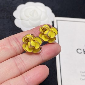 Серьги-клипсы CHANEl в стиле «маленький аромат» не требуют прокол