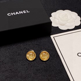 Новые серьги Chanel с двойным C-образным мотивом в стиле желе. Эт