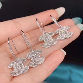 xx150 6 Маленькие серьги Chanel с квадратными бриллиантами, высо