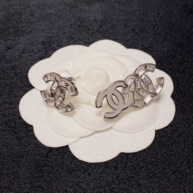 Chanel Простые серьги с бриллиантами AB-модель. Эти серьги дейст