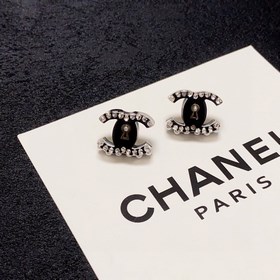 Chanel Буквы Chanel «CC» с жемчугом и бриллиантами в сочетании с 