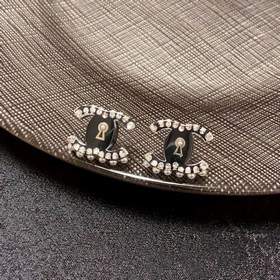 Chanel Буквы Chanel «CC» с жемчугом и бриллиантами в сочетании с 