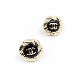 Новые серьги Chanel с черными серьгами из латуни