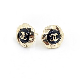 Новые серьги Chanel с черными серьгами из латуни